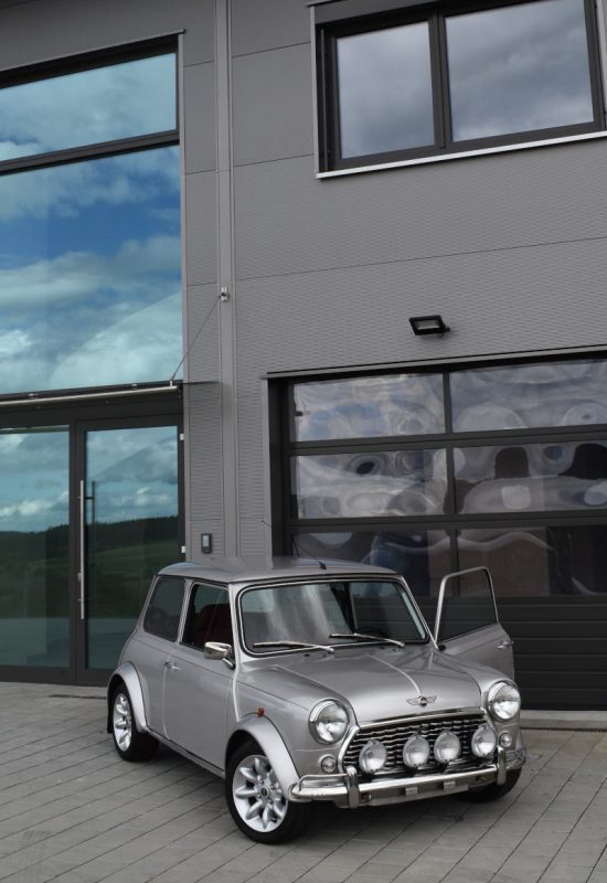 Classic-Automotive-Mini