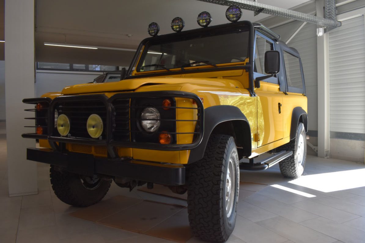 Classic-Automotive_Landrover